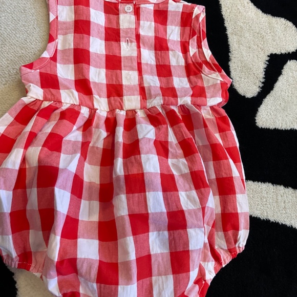 Red gingham romper with bonnet - Picture 4 of 4